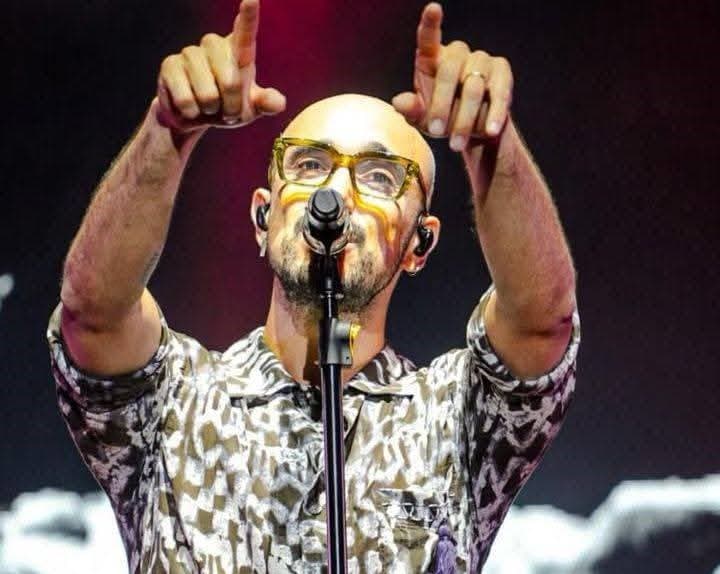 Abel Pintos desató una noche histórica en Palpalá: música, emoción y miles de voces unidas bajo la lluvia