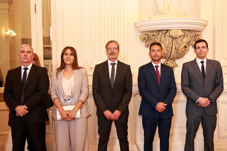 Cambios en el Gabinete provincial: nuevos ministros asumen y el gobierno anticipa más modificaciones