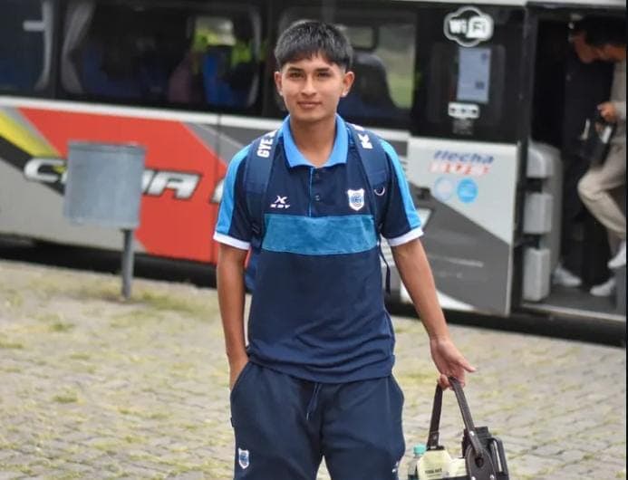 El “Chori” Zambrano firmó su primer contrato profesional y se afianza como una de las grandes promesas de Gimnasia de Jujuy