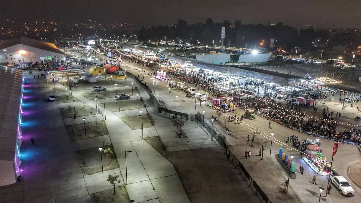 Miles asistirán a la Cena Blanca y abren cupos para vendedores en Ciudad Cultural: una oportunidad que muchos no ven, pero puede cambiar el mes